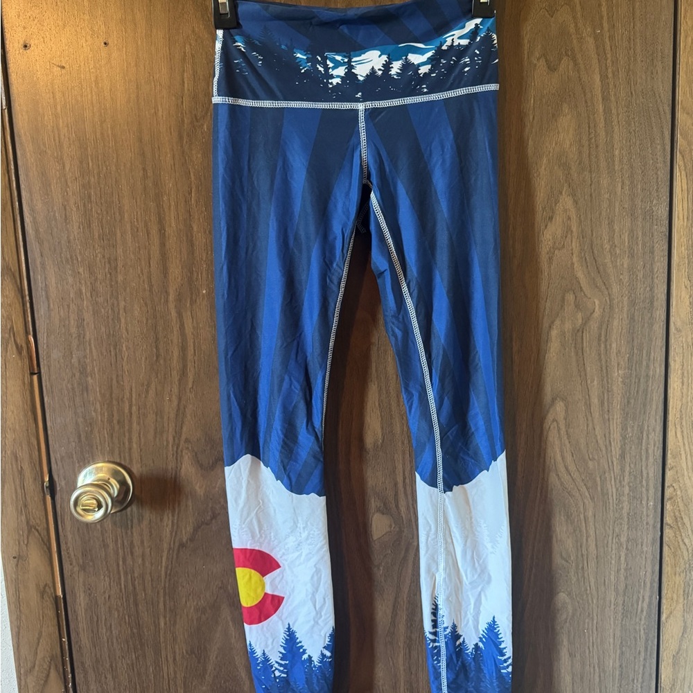 Colorado Threads Yoga Pants with Mountain Design